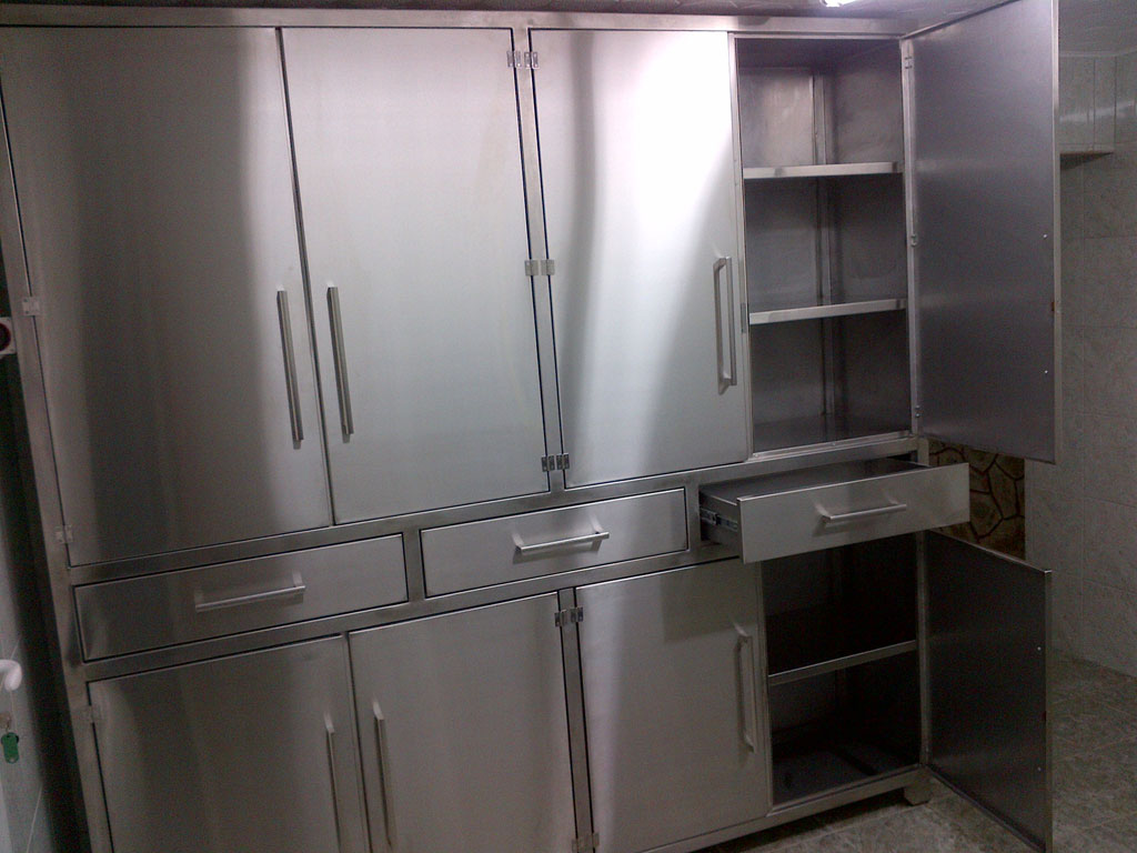 Equipping-the-kitchen-area