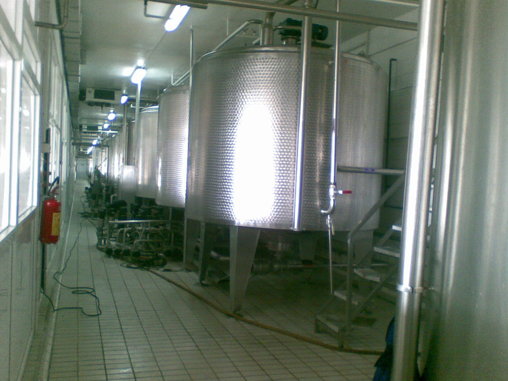 Yogurt tanks in the milk industry 8000 liters